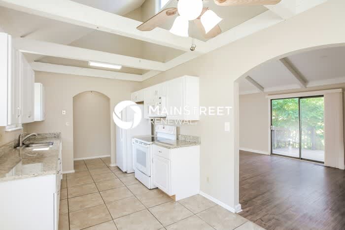 332 South Kendall Avenue – photo 4