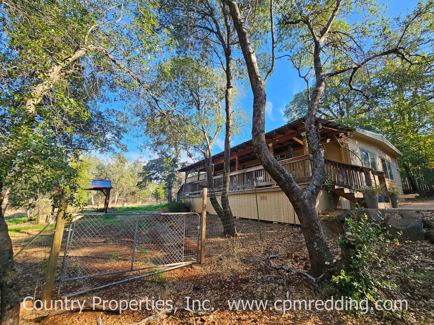 Country Living with 4 Bedrooms plus an Office! – photo 1