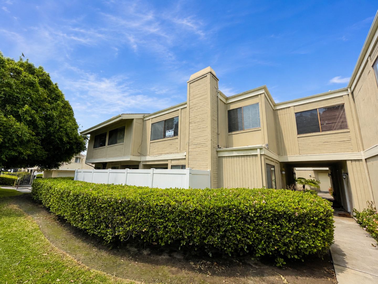 Ralston Village Townhome- Great Amenities! – photo 2