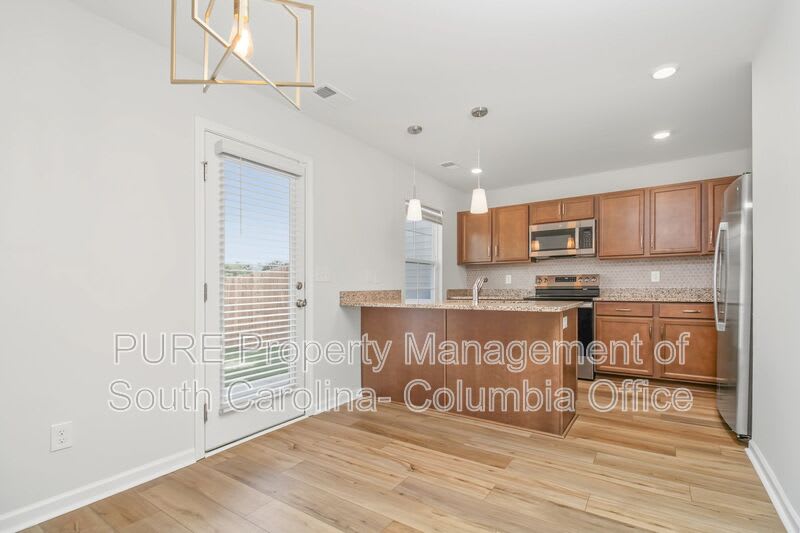1052 Astoria Drive – photo 4