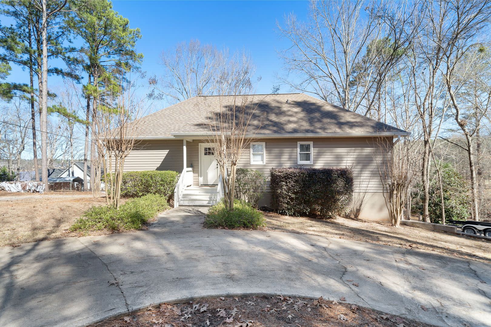 Lakefront Oconee Home – photo 4
