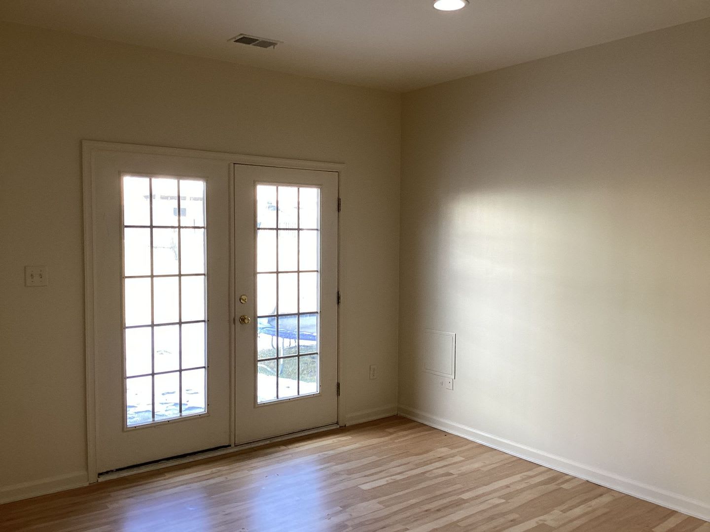 Spacious 3BR Townhome w/ Garage – photo 4