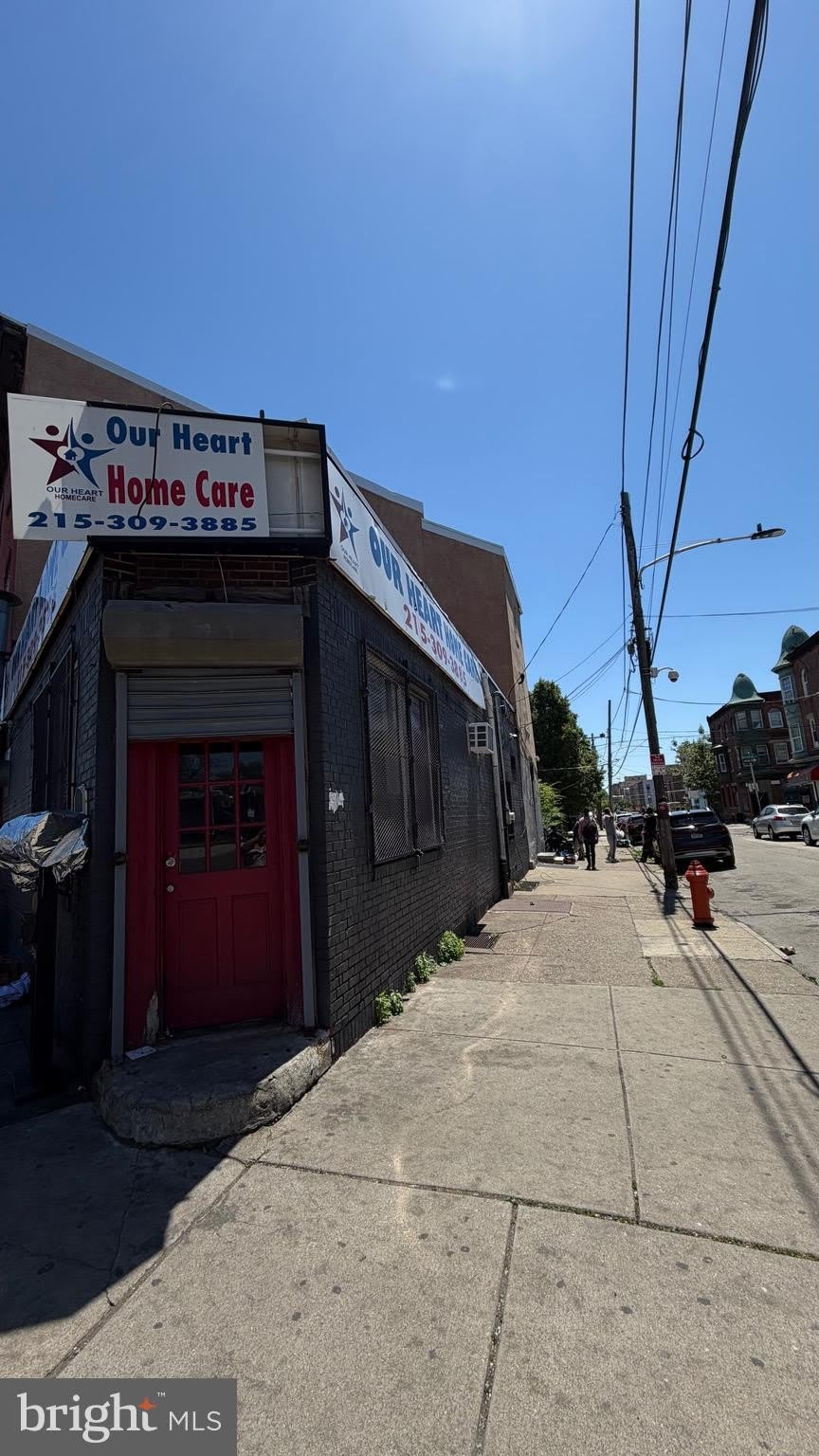 2250-52 RIDGE Avenue – photo 1