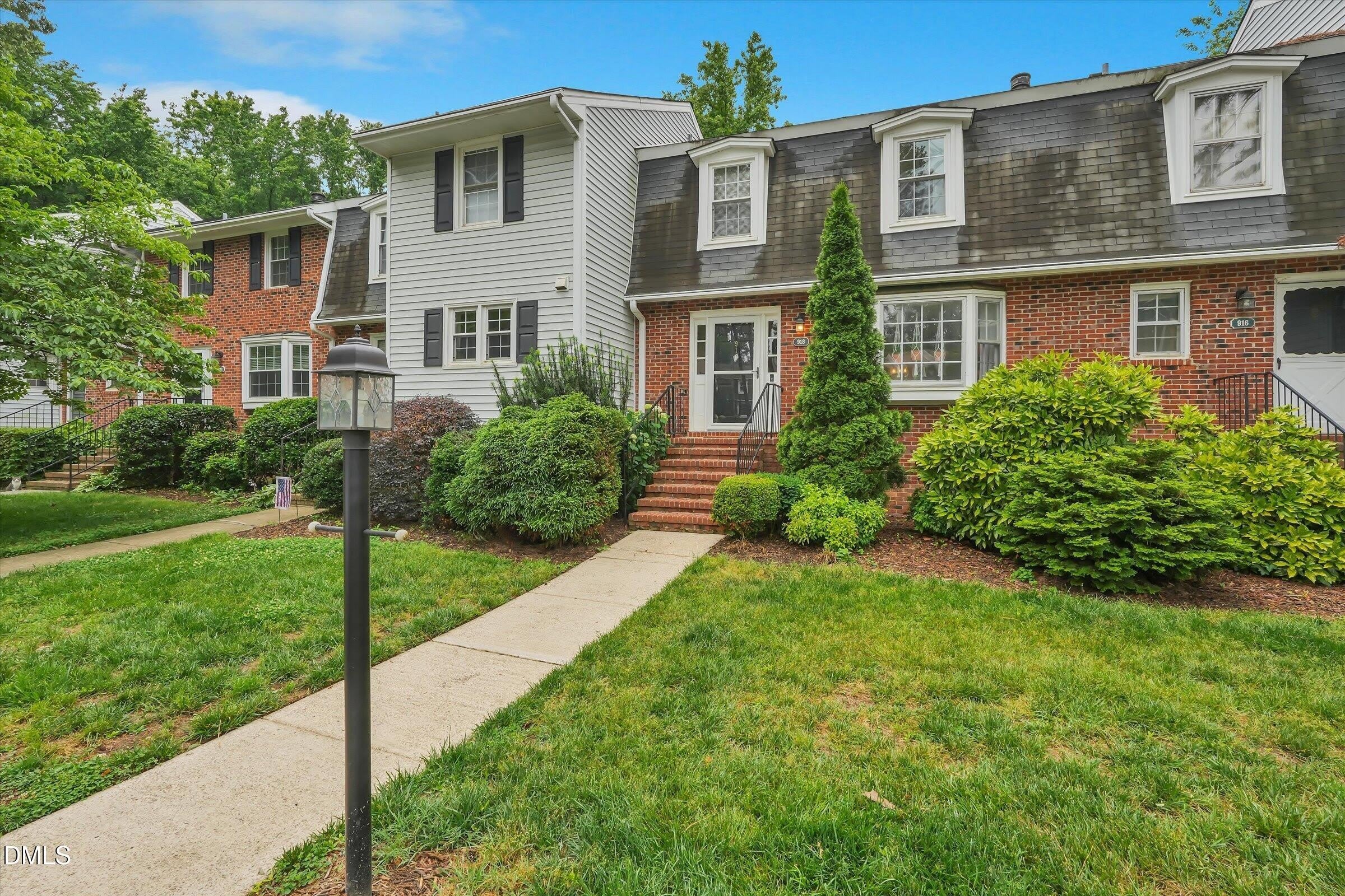 918 Hampshire Court – photo 2