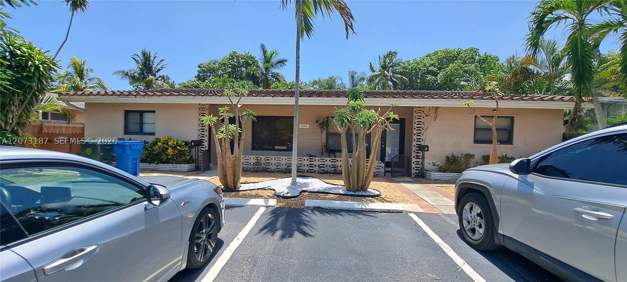1644 NE 33rd St – photo 1