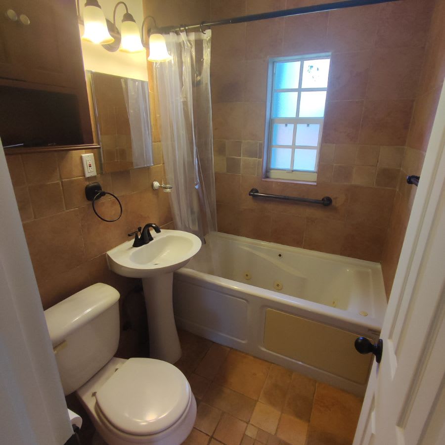 2955 Southwest 38th Avenue – photo 5