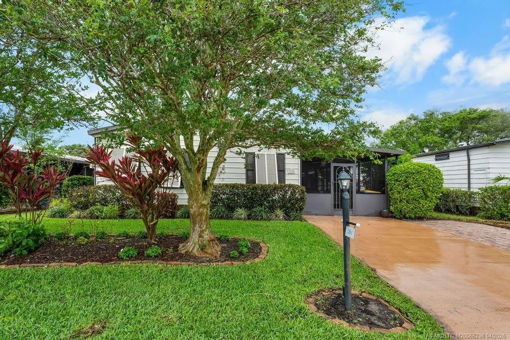 7894 SE Saratoga Drive – photo 2