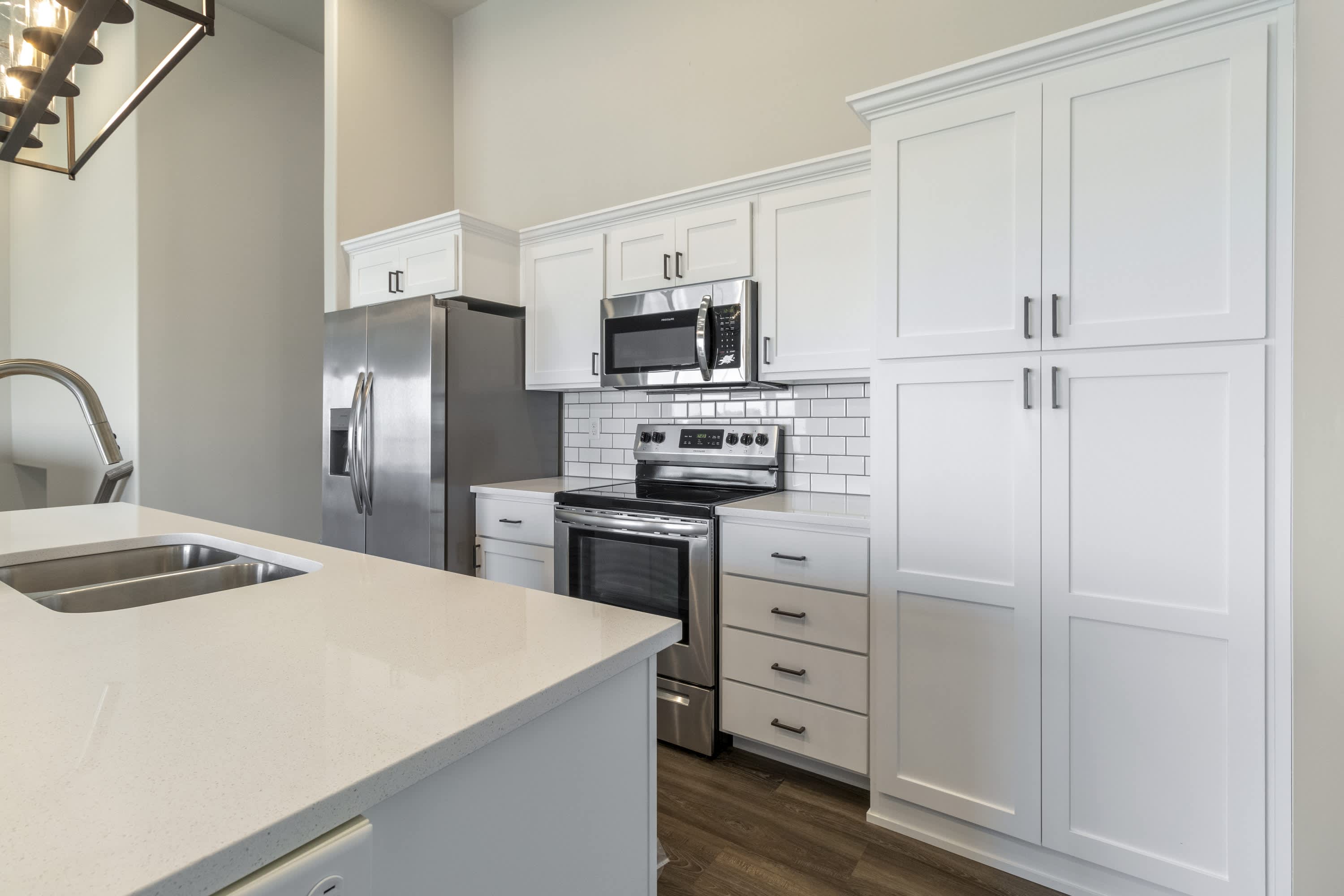 826 United Dr 1 – photo 2