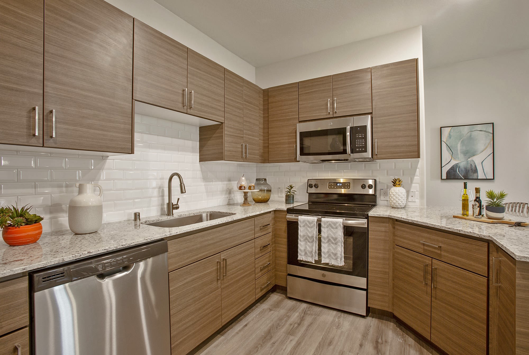 5320 N 16Th Street – photo 3