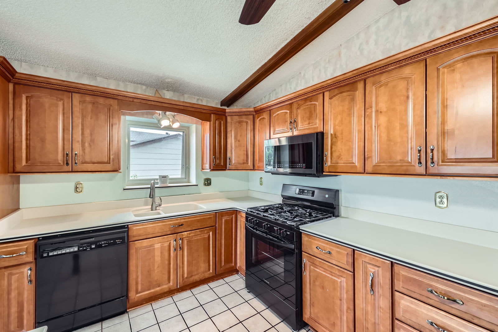 7649 Safari Circle – photo 5