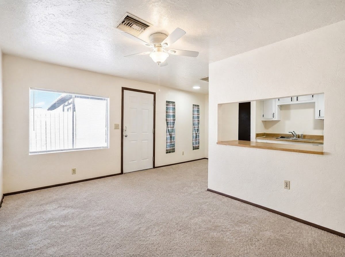 1005 North Center Avenue – photo 2