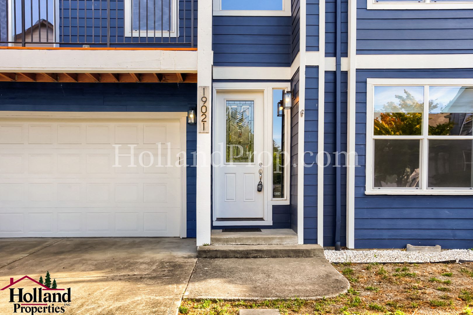 Modern Comfort Meets Prime Beaverton Living! ** NEW PRICE $2,995 AND REDUCED SECURITY DEPOSIT ** – photo 3