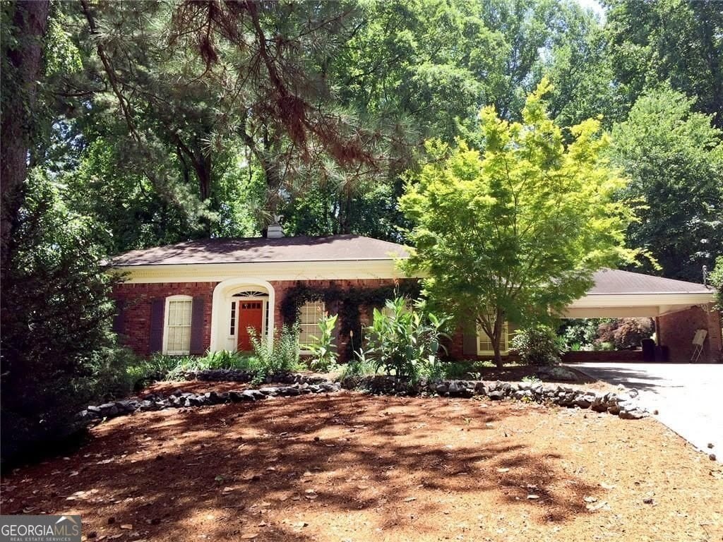 4690 Huntley Drive – photo 1