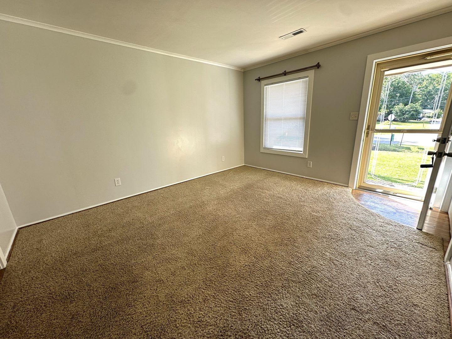 Charming 3BR/1.5BA Home in Oxford Heights Subdivision – photo 2