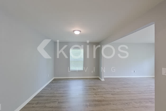 1124 Ware Avenue – photo 2