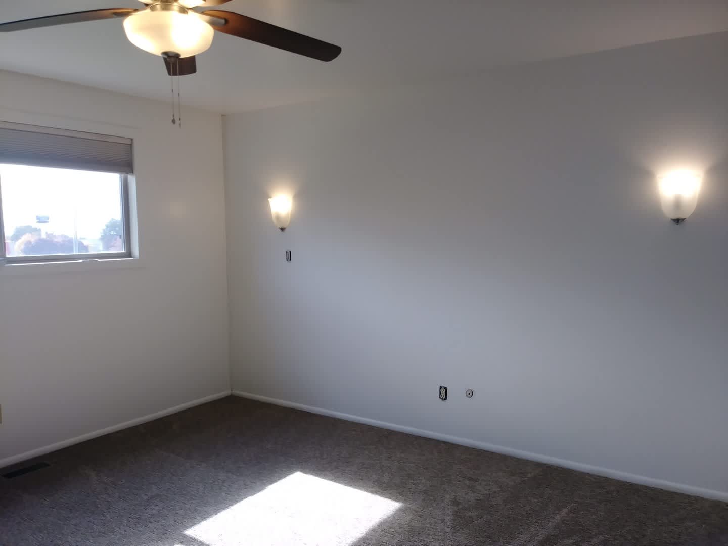 Awesome 4 Bed 2.5 Bath House – photo 5