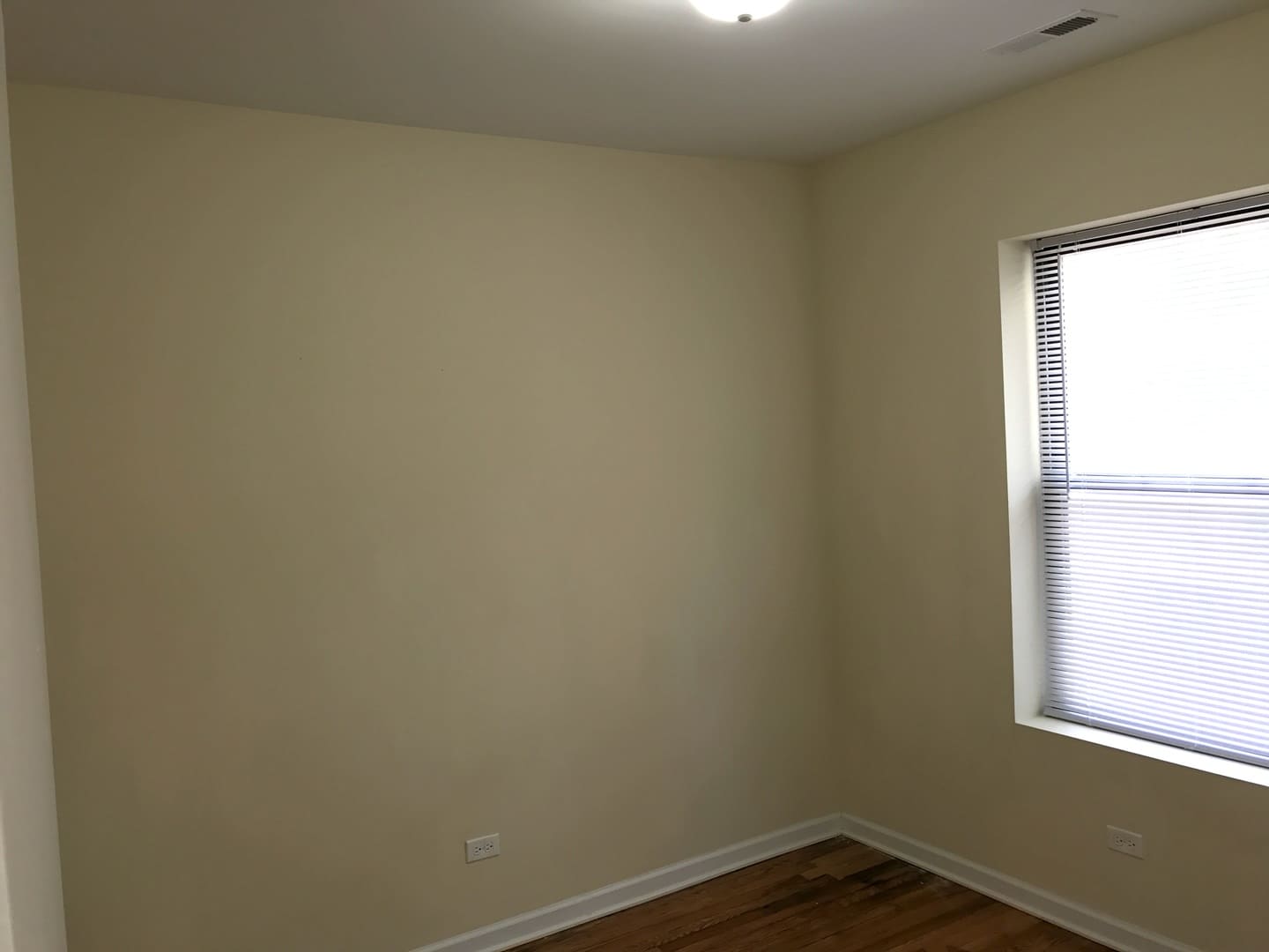 4746 N Sacramento Ave – photo 4
