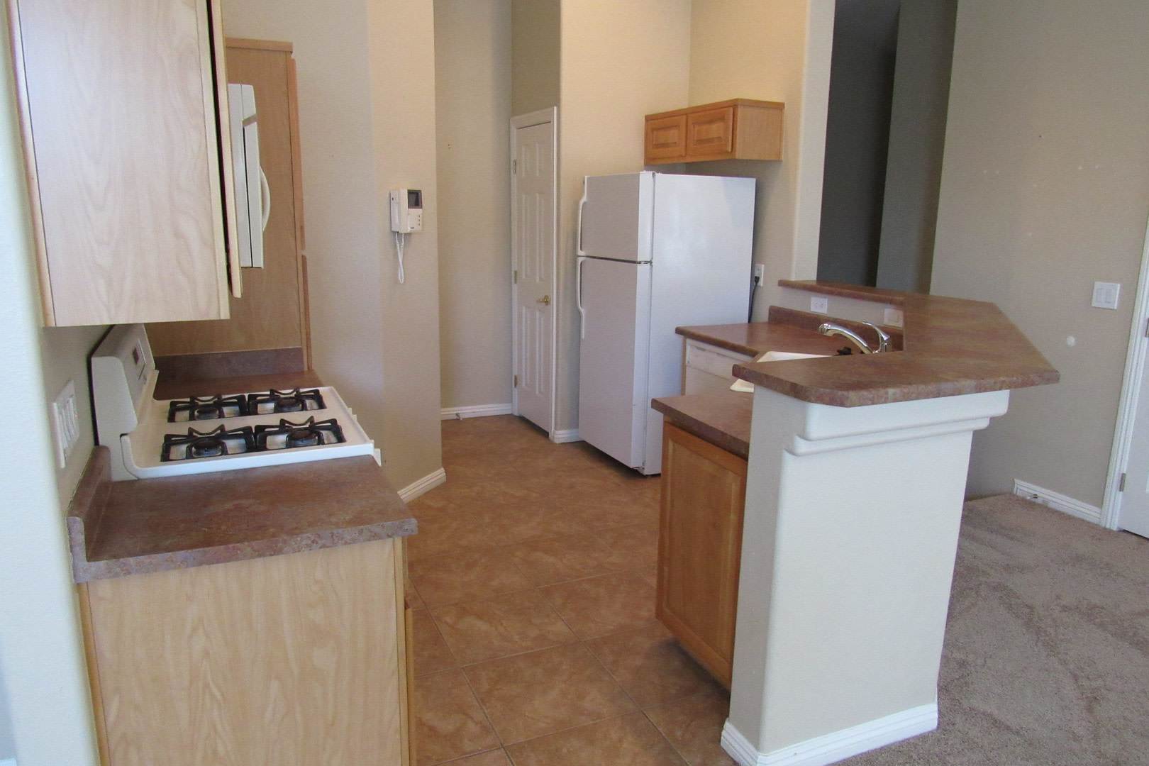 AMAZING 2 STORY TOWNHOME LOCATED IN A GATED COMMUNITY-AVAILABLE SOON! – photo 5
