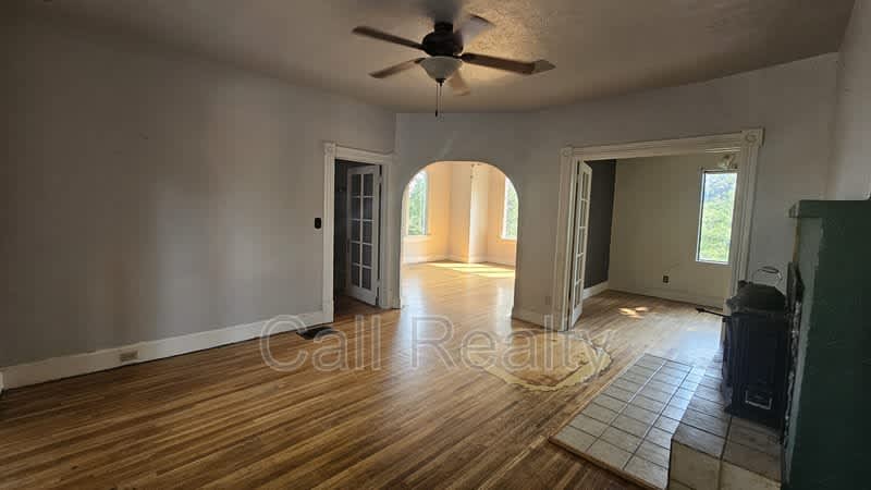 350 E 10Th Ave – photo 1