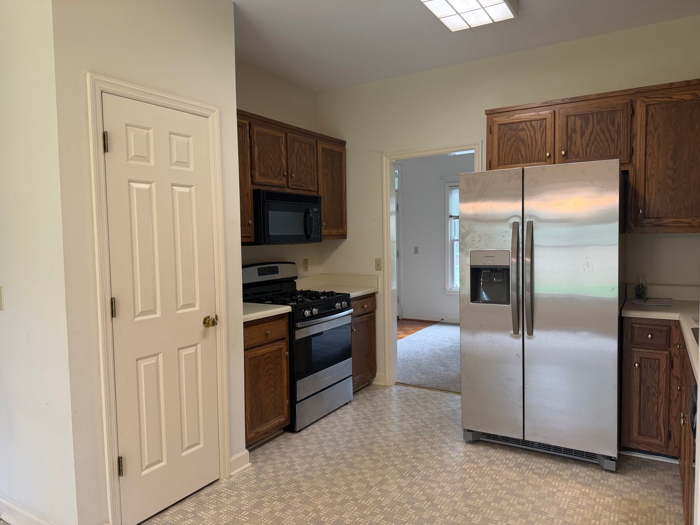 Great 3 Bedroom Home in Bellevue – photo 3