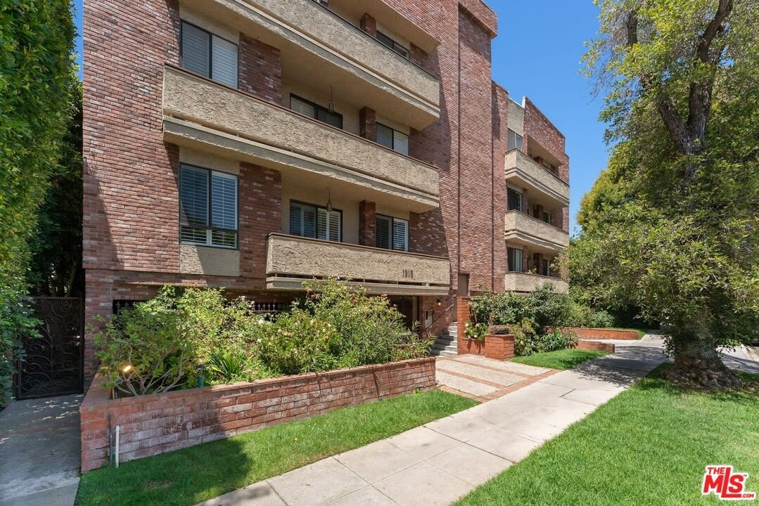 1315 Roxbury Dr – photo 3