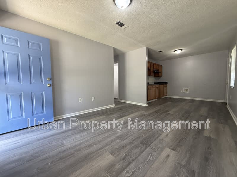 3544 Hicky St – photo 2