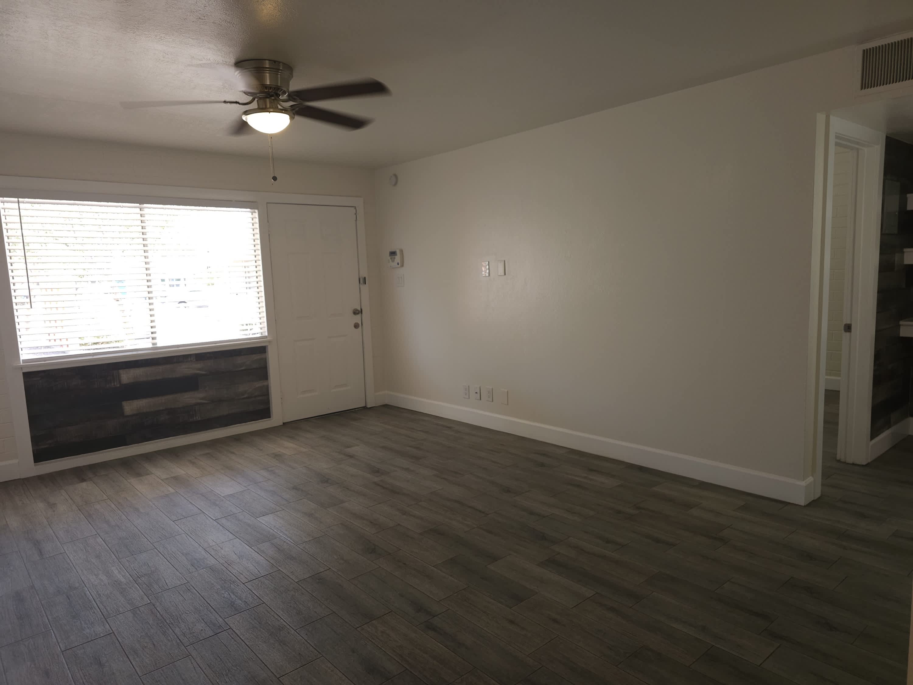 824 East Rose Lane – photo 1