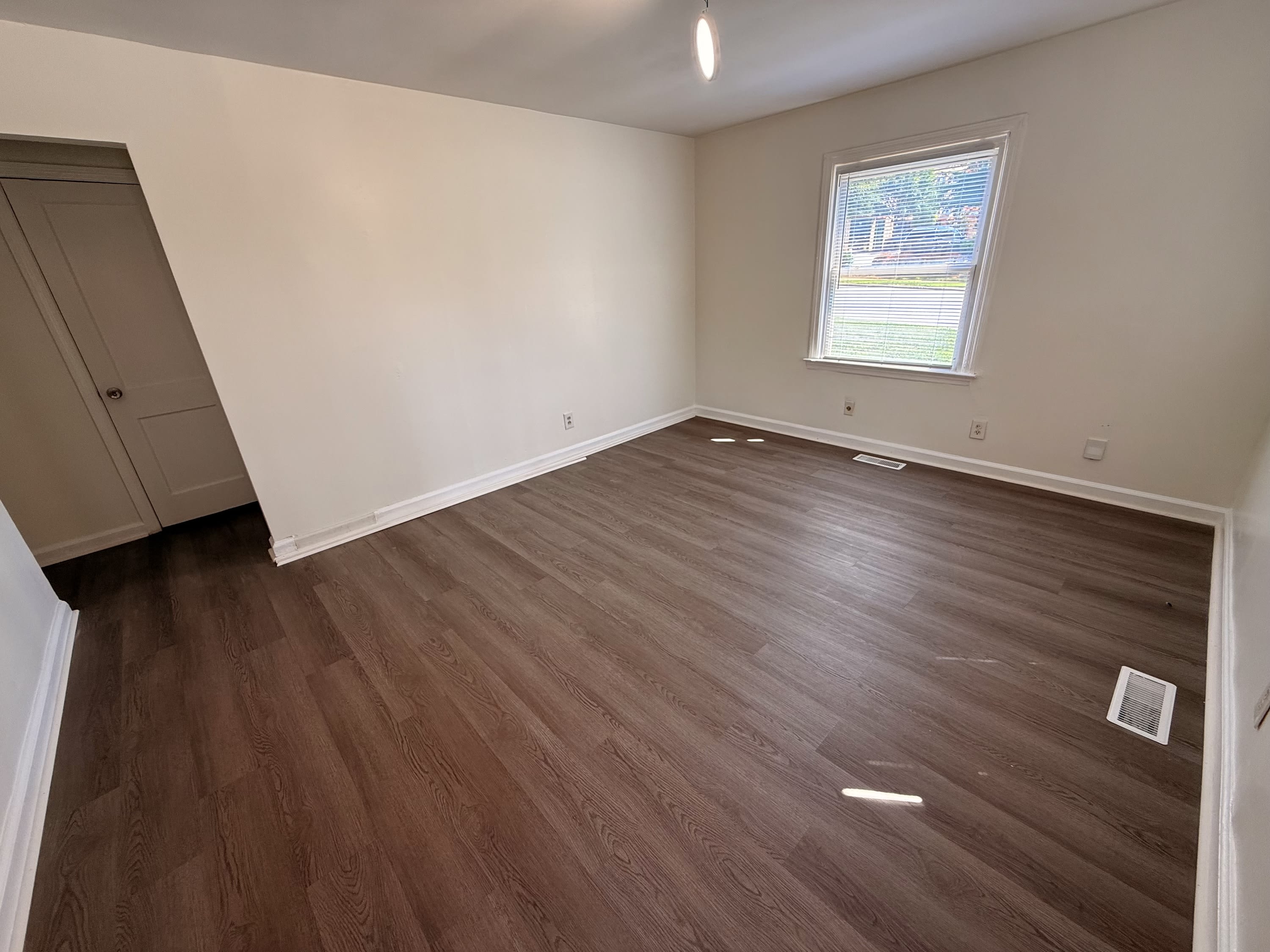 2900 Lawndale Drive – photo 2