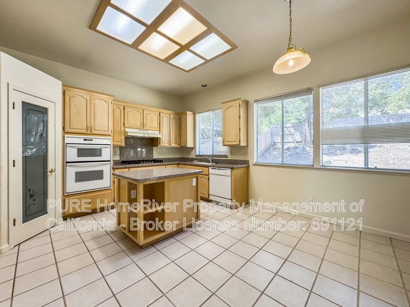 2128 Topham Court – photo 5