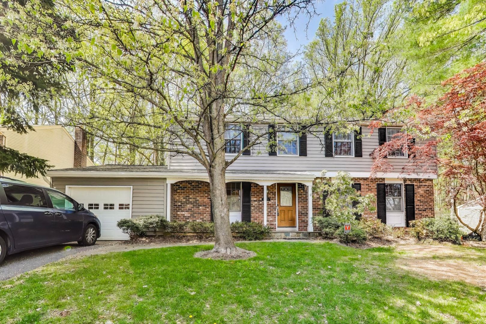 Gorgeous Three Level 4Bed/2.5Bath located in Silver Spring! – photo 2