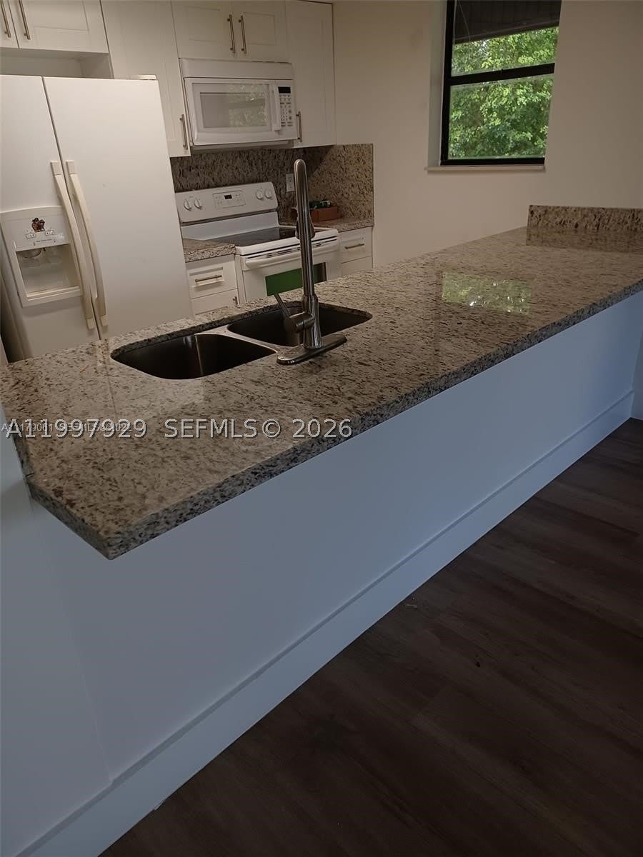 16220 NW 2nd Ave – photo 1