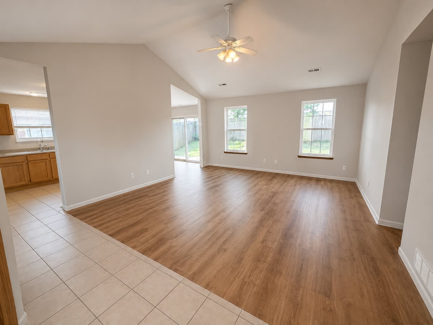 Charming 3 Bedroom Ranch Home Ideal Comfort And Style – photo 3