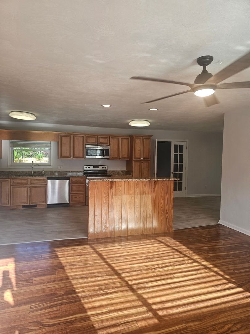 1068 Sharon Dr – photo 2