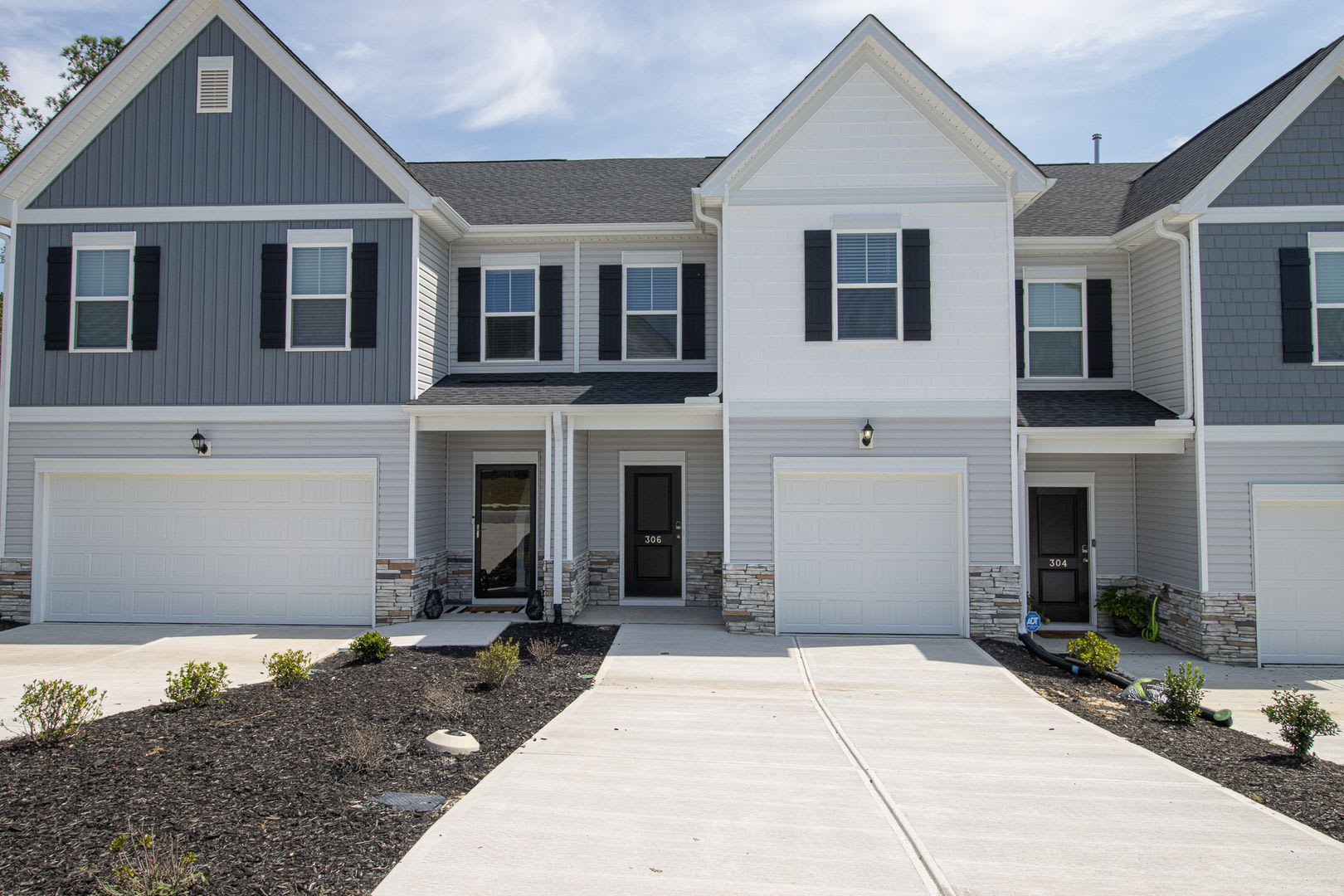 Beautiful 3-Bedroom Townhome with Modern Open-Concept Living – photo 1