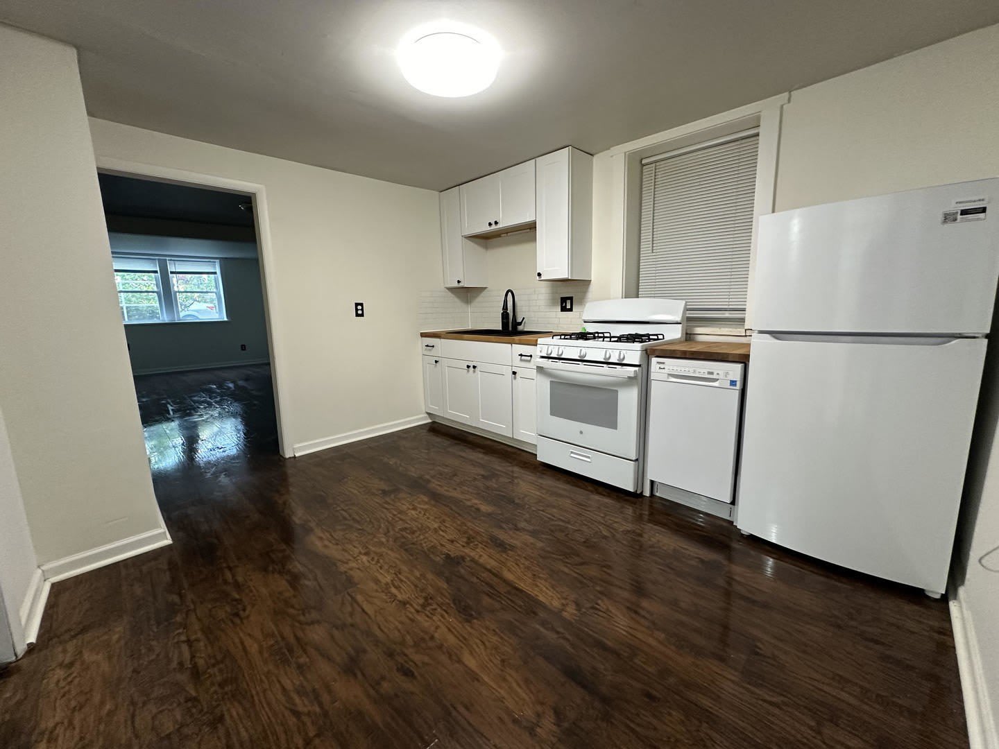 1831 W Melrose Street – photo 5