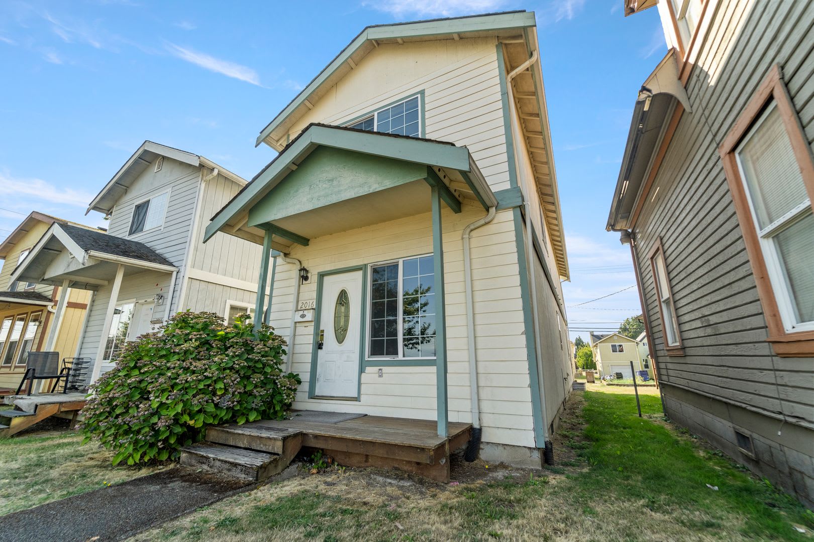 COMING SOON! Spacious 3 Bedroom / 2.5 Bathroom Single Family Home in Tacoma! – photo 2