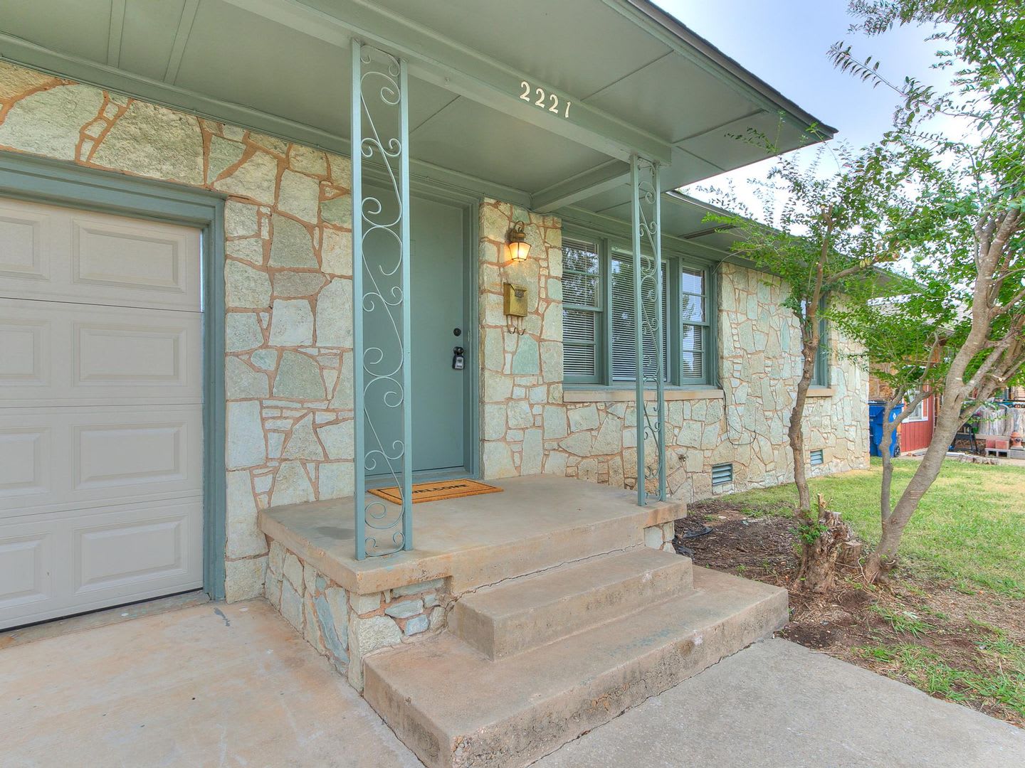 Beautiful updated home in The Village – photo 3