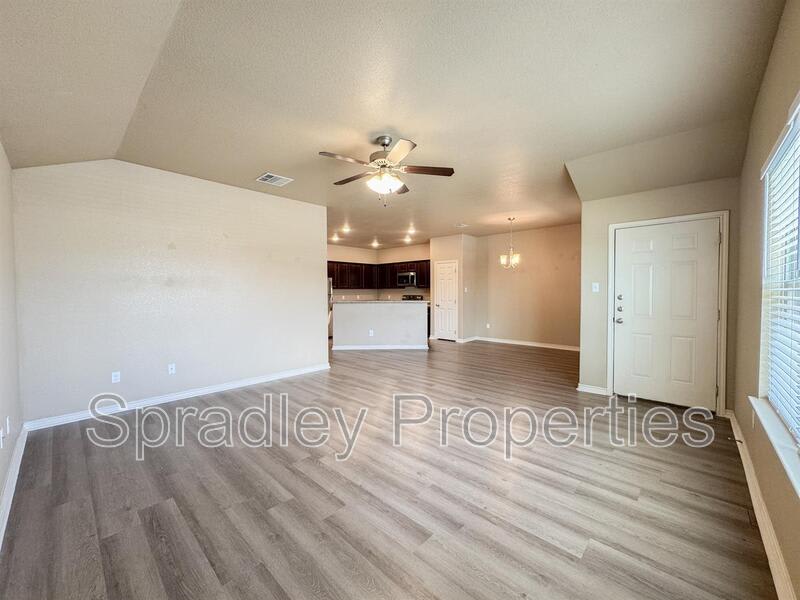 943 Laila Ln – photo 2