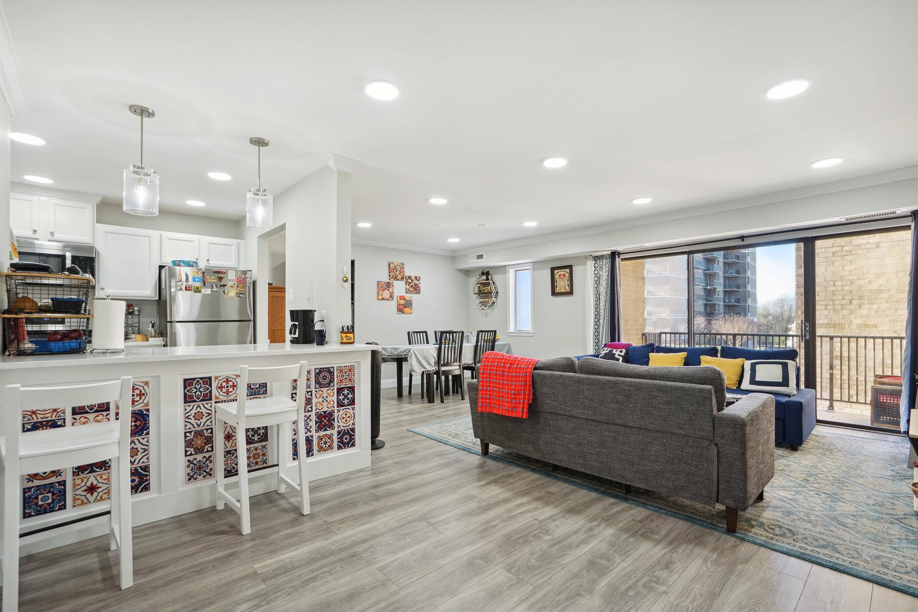 102 Monroe Street – photo 1