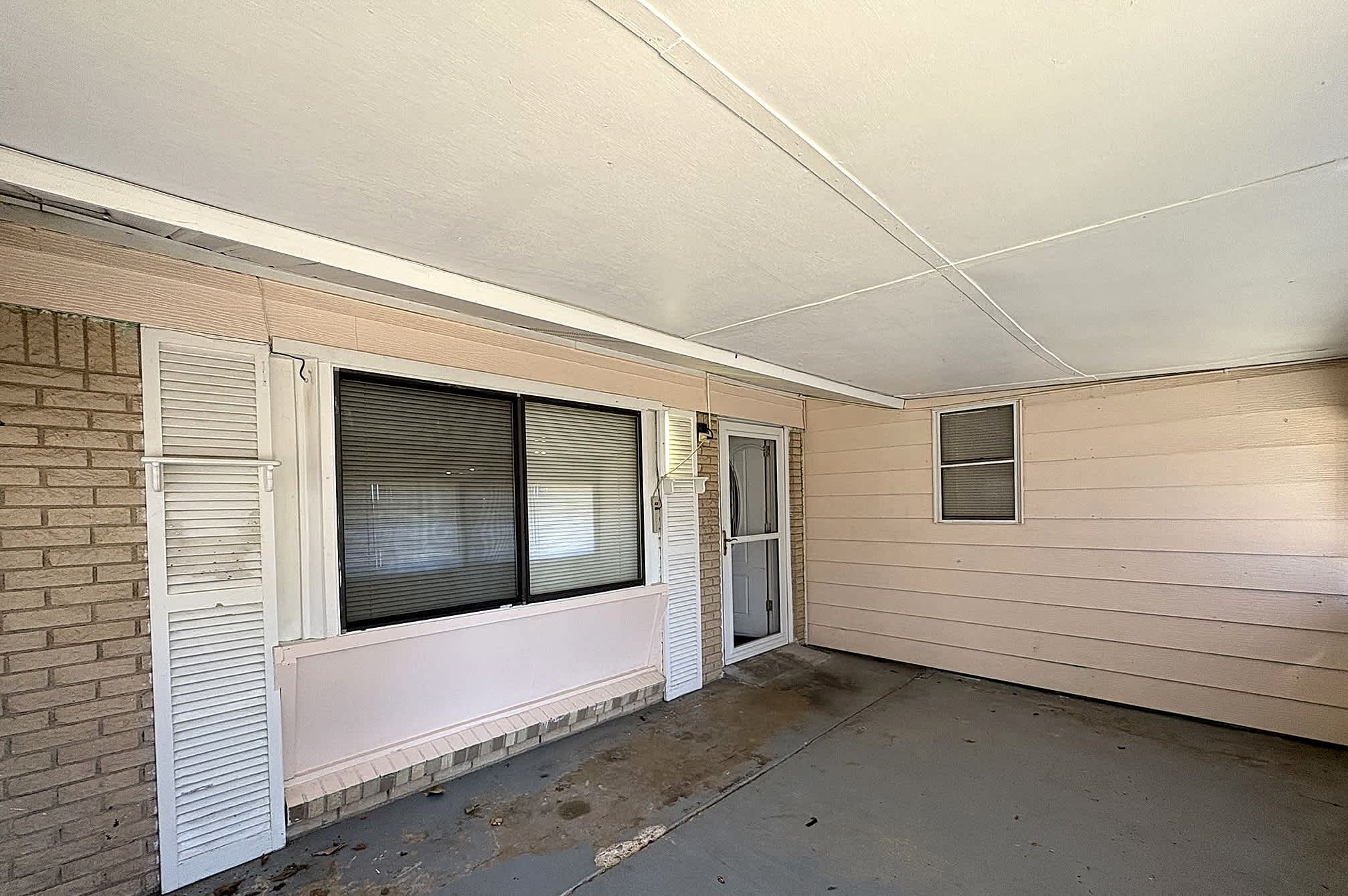 1313 Elia St – photo 4