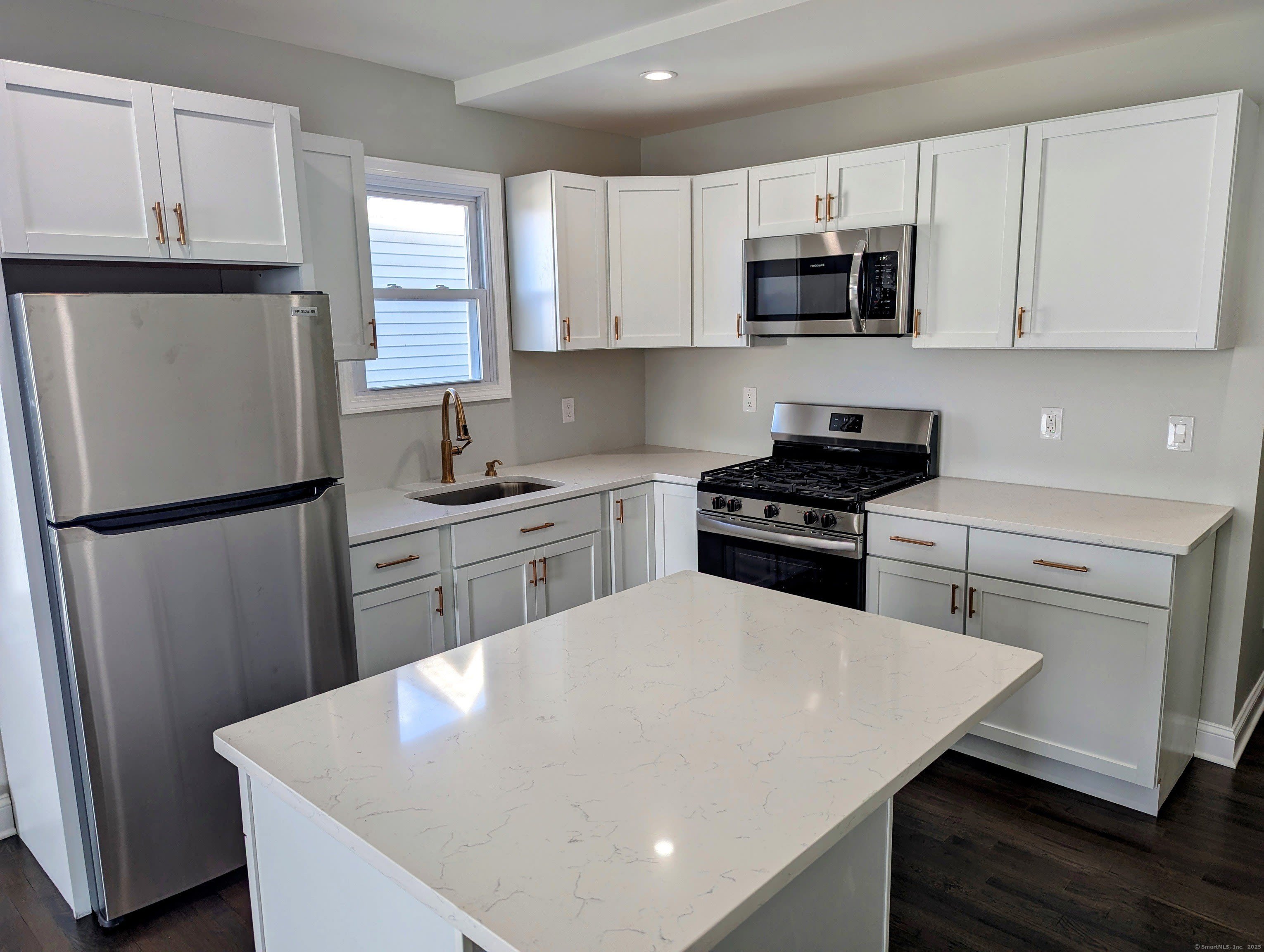 183 Townsend Avenue – photo 2