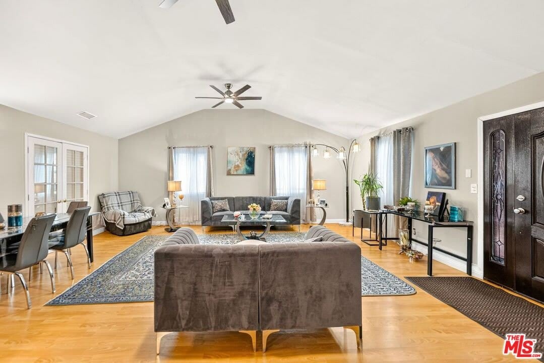 6236 Lindley Ave – photo 5