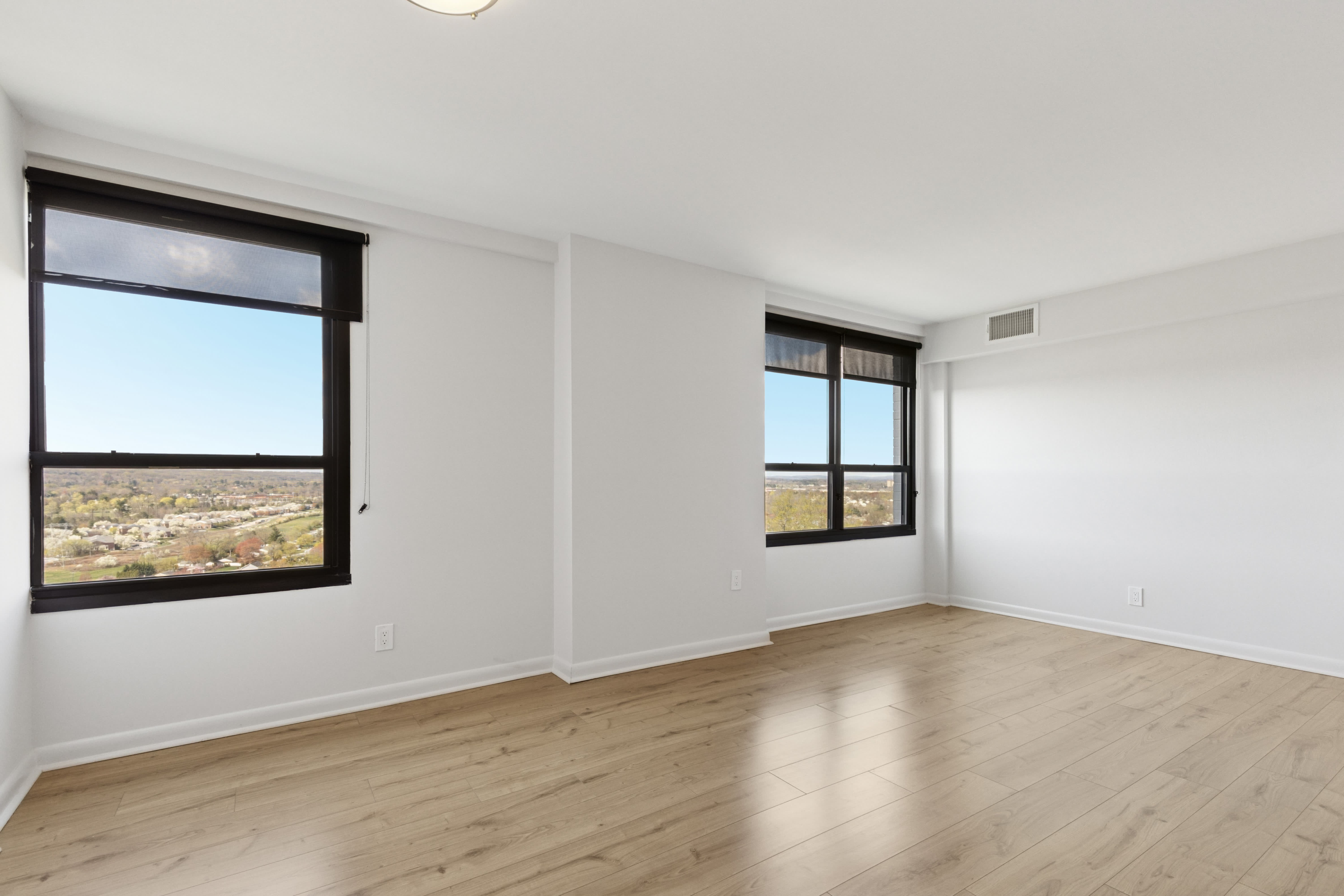 251 Dekalb – photo 3