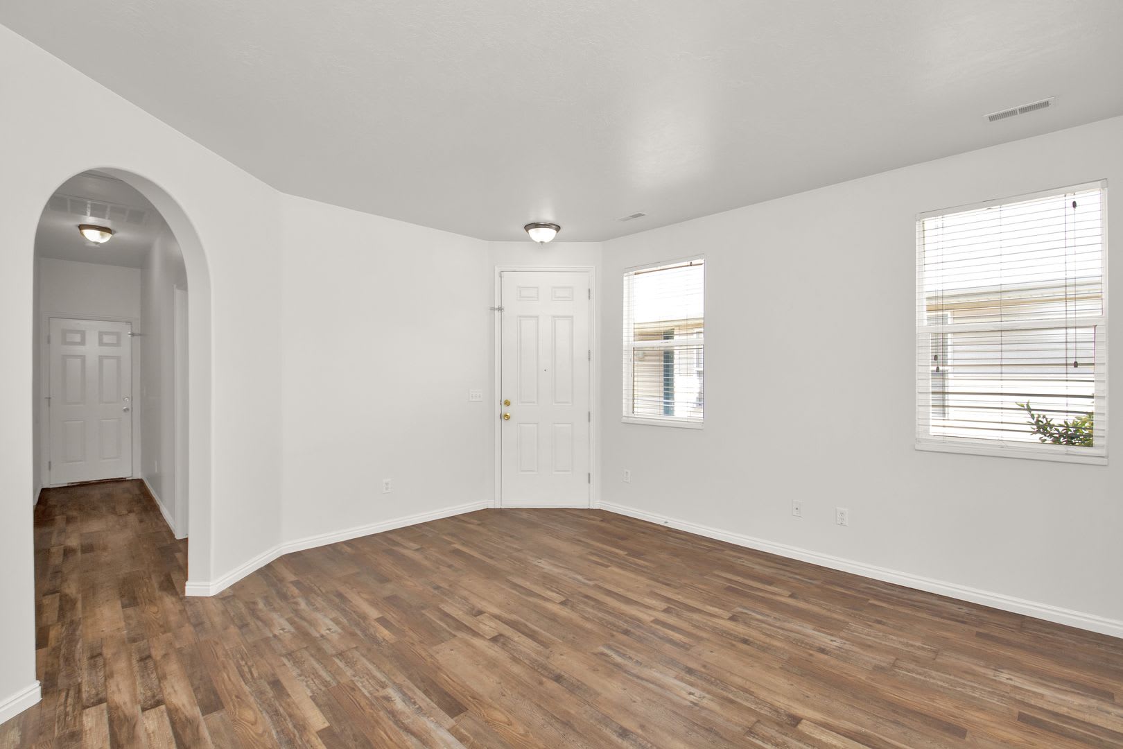 Beautiful 3 Bed 2 Bath Pet Friendly Home In Amazing North Salt Lake Available On September 10Th – photo 2
