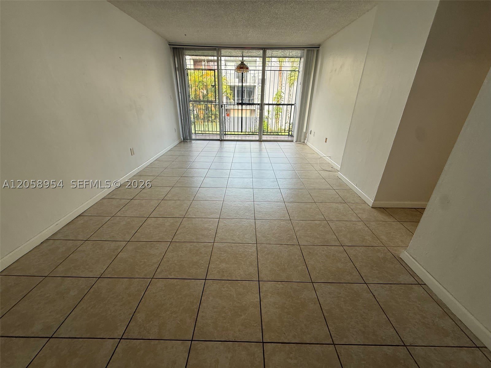 8841 W Flagler St – photo 3