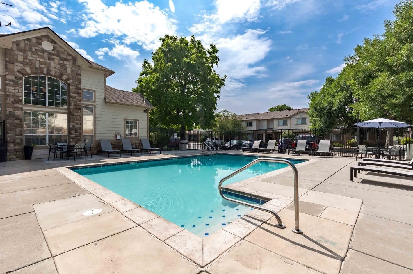 Reserve at Centerra Apartment Townhomes – photo 5
