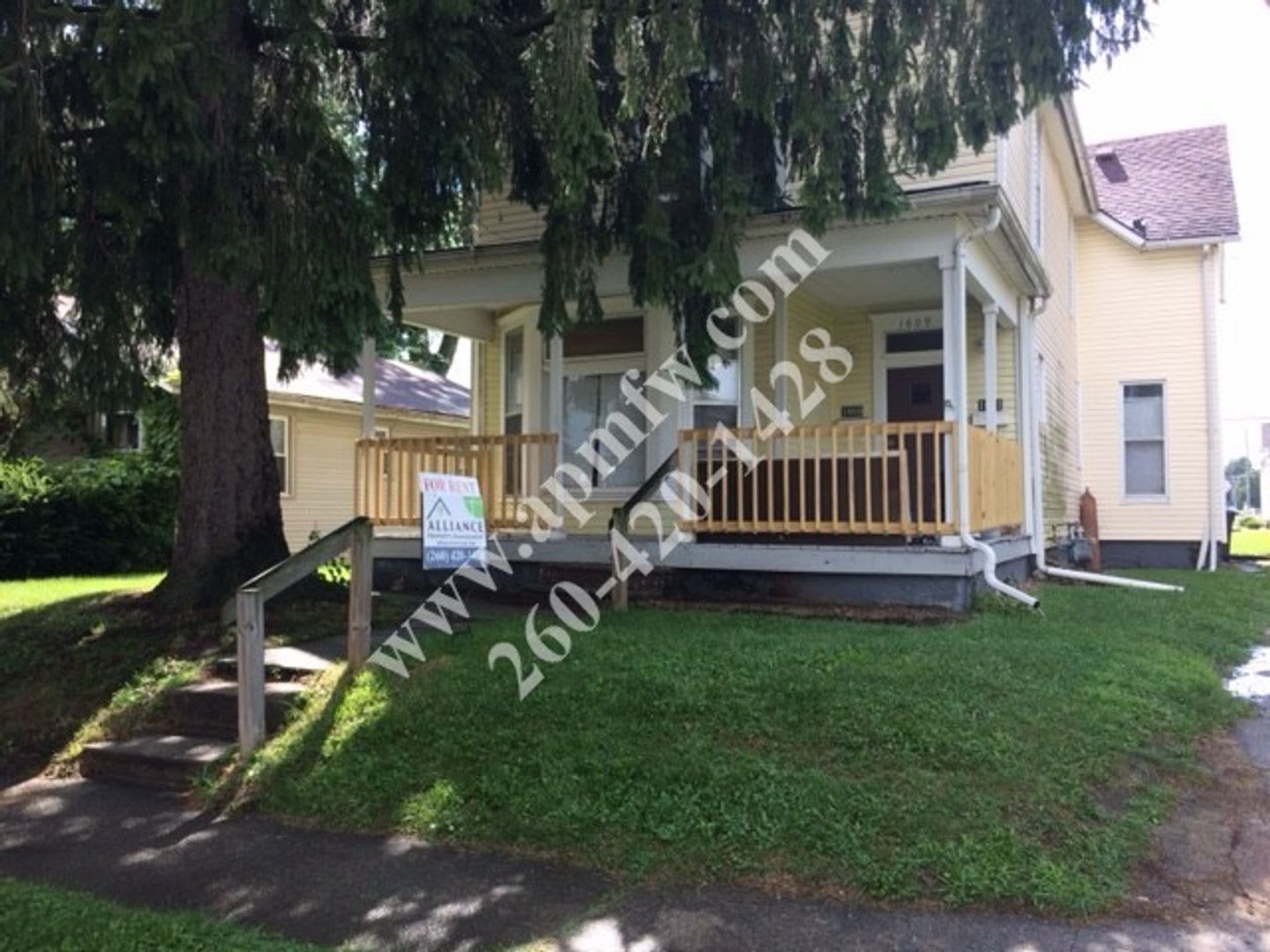 2 Br Upper Apartment Near Promenade Park – photo 1