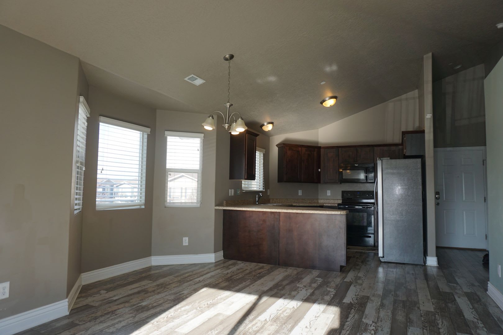 Pet Friendly Sandy 3 Bedroom Condo – photo 3