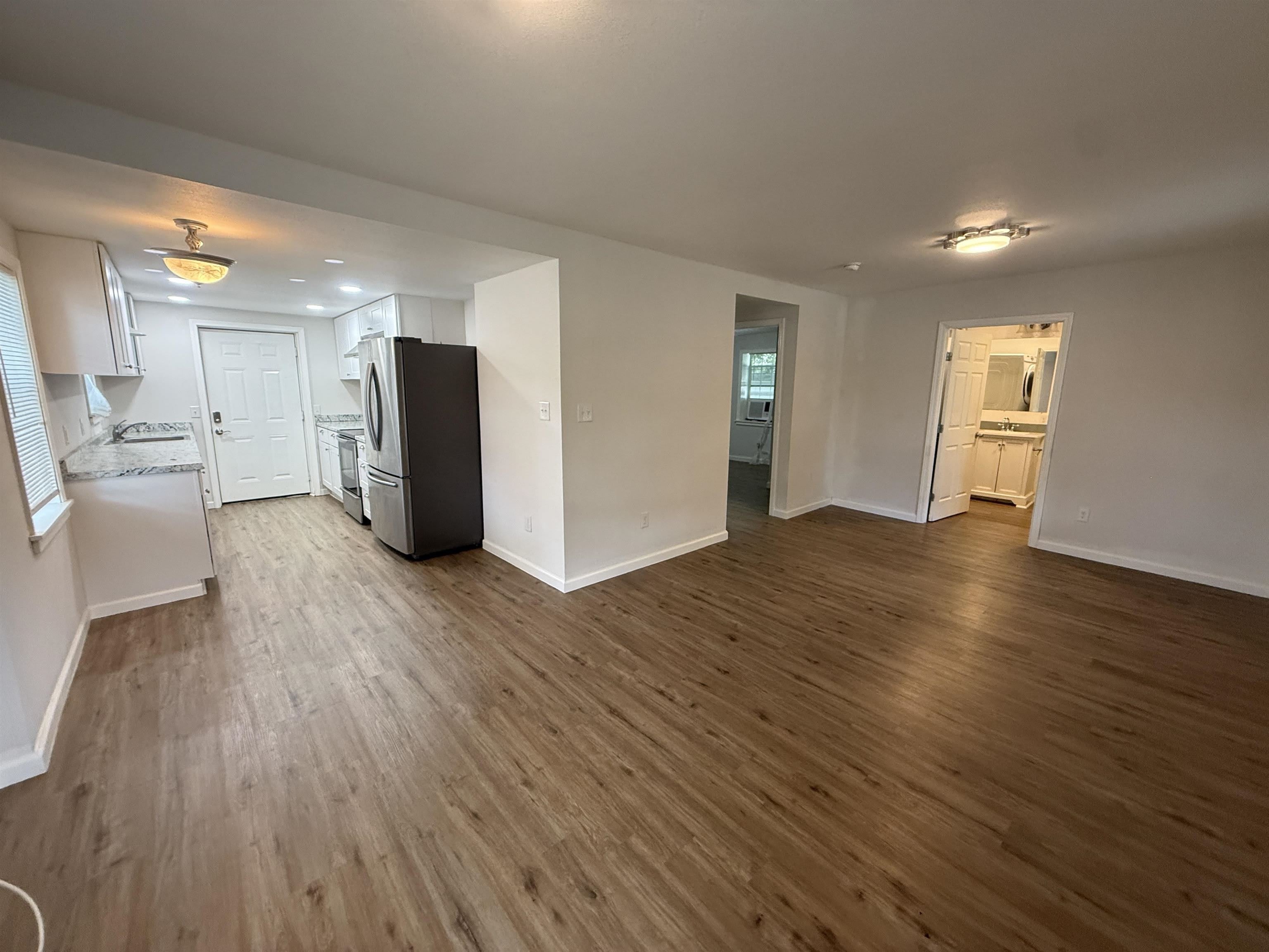 201 S Rhomberg Street – photo 2