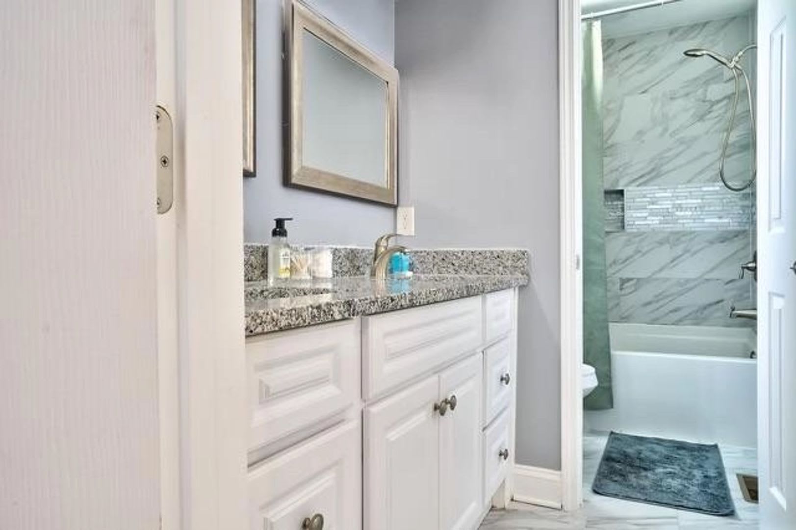 Room in 4 Bedroom Home at Baker Terrace NW – photo 3